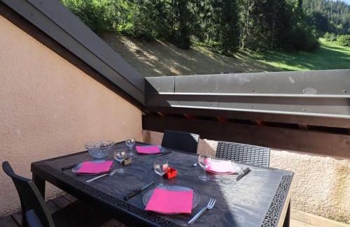 Beaufort Appartement | Duplex lumineux 4-6 pers avec balcon sud, bien équipé, proche pistes et commerces, refait à neuf, calme - FR-1-342-216