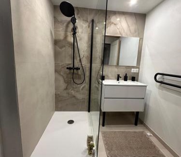 Roquesteron Appartement | Duplex refait à neuf Village au coeur de la nature