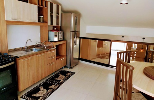 Centro Appartement | Duplex2 avec vue mer, à 300 mètres de la plage de Garopaba!