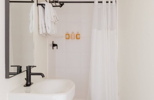 Northwest Hôtel | Dupont Circle Embassy Inn by FOUND
