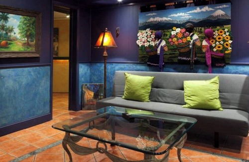 West End Maison | DuPont - Scandinavian Café & Garden Apartment