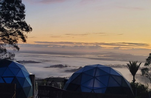 Waiatarua Cabine | Dusk&Dawn Glass dome glamping accommodation in the bush near Auckland