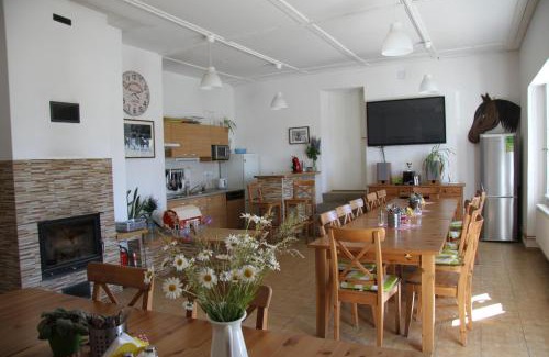 Mladec Maison | Dvůr Nové Zámky