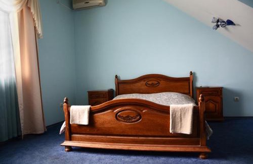 Chernivtsi Region Hôtel | Dvorik
