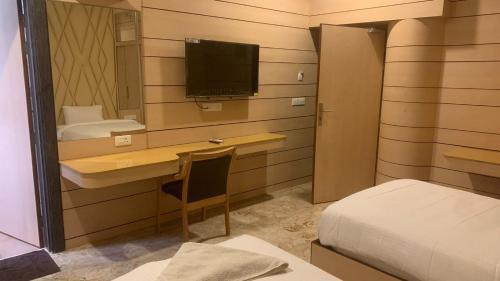 Madurai Hôtel | Dwarka Palace Luxury Rooms, Madurai - Trichy Bye Pass, Madurai