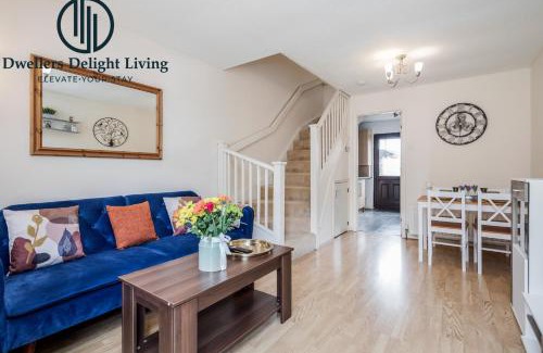 Redbridge Appartement | Dwellers Delight Living Ltd Serviced accommodation 2 Bed House, free Wifi & Parking, Prime Location London, Woodford