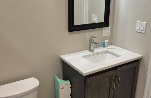 Beverly Appartement | Dwtn Apt~King Beds~Mins to Salem