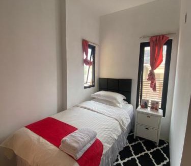 Jelambar Maison | DYAZA LV Grogol Guest House