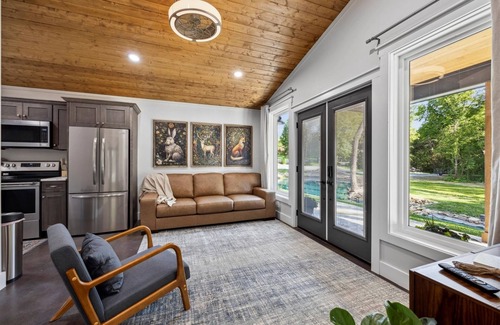 Wildwood Maison | (E) Blue Spruce | 2 Bed, 1 Bath