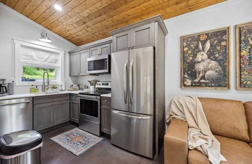 Wildwood Maison | (E) Blue Spruce | 2 Bed, 1 Bath
