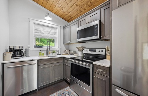 Wildwood Maison | (E) Blue Spruce | 2 Bed, 1 Bath