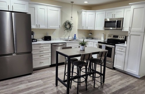 Mount Pleasant Maison | E. Monroe Creek Condo #2