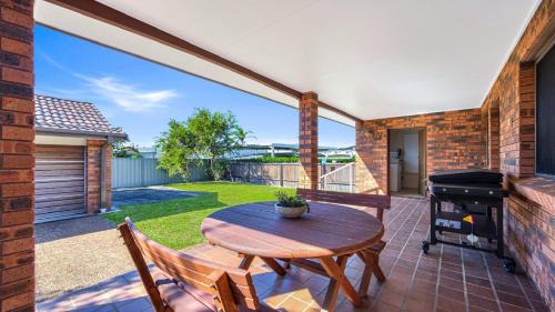 Blue Bay Maison | 'E Retreat by the Bay' by HolidayCo