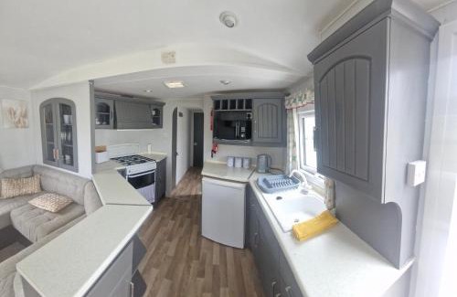 Winestead Autre | E11 caravan sand le mere holiday park