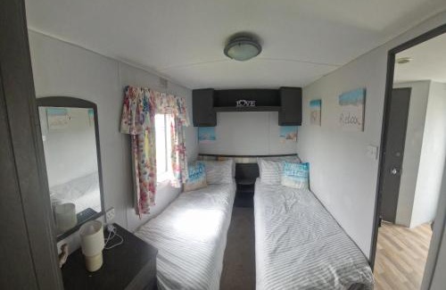 Winestead Autre | E11 caravan sand le mere holiday park