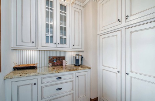 Appleton Maison | 2025 NFL DRAFT, EAA 2025, BUSINESS...room to land a HELICOPTER!!!