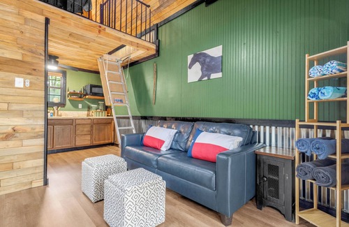 Mineola Cabine | Eagle 1 - Left Side Cabin and NO NEIGHBOR