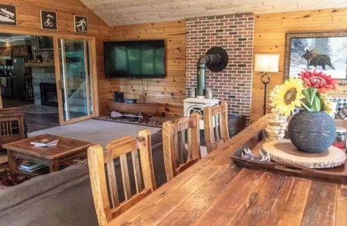 Old Forge Maison | Eagle Creek House waterfront property 4th Lake access.