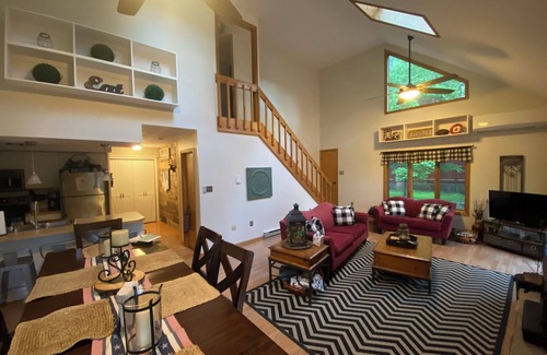 Sybertsville Chalet De Ski | Eagle Rock Resort 1 Block from the Lake ONLY EAGLE ROCK MEMBERS MAY RENT
