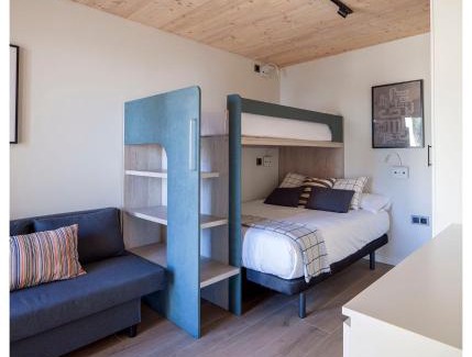 Santpedor Appartement | EAGLE'S NEST