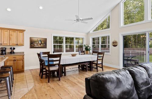 Kendall Maison | Eagle's Nest - Lakefront Oasis with Dock Canoe and Fire Pit