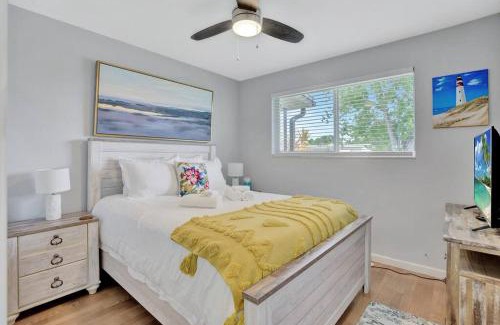 Florida North Atlantic Coast Maison | Eagle's Way Floridian Living Heated Pool, Sunroom