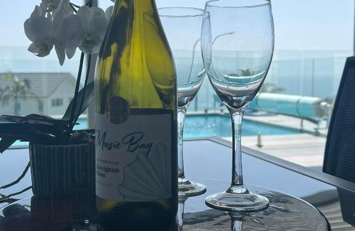 Cable Bay Maison | Eagle View