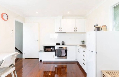 Nudgee Beach Maison | Eagles Nest Two Bed Home Nudgee Beach