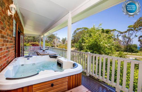 Callala Bay Maison | Eagles Point I Water Views I Pet Friendly