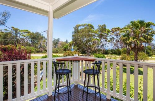 Callala Bay Maison | Eagles Point I Water Views I Pet Friendly