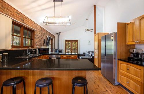 Callala Bay Maison | Eagles Point I Water Views I Pet Friendly
