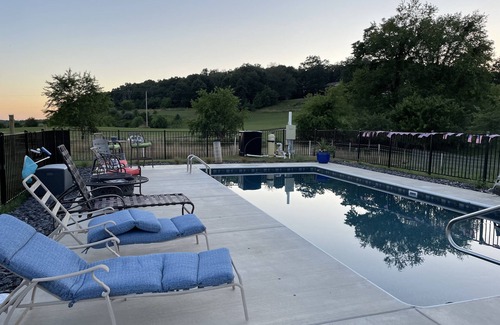 Blacksburg Maison | Early check in for Thursday night games! Discount available for repeat bookings!