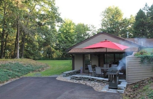 Turbotville Maison | Earthen Bungalow