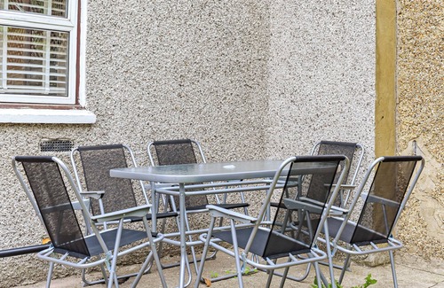 Tottenham Maison | Earthly Comforts, 3 BD Escape - Sleeps 8!