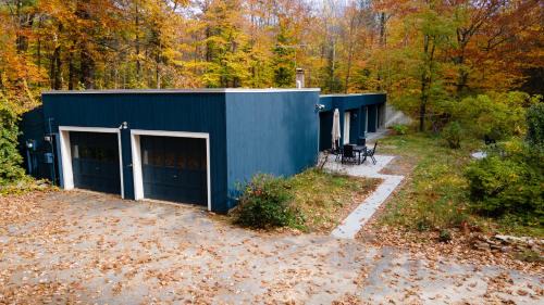 Temple Maison | earthship forest exile