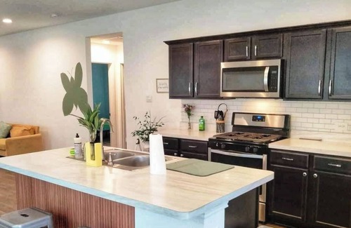 Montgomery County Maison | Earthy 3 Bedroom Oasis with Community Pool, Near Adventure Park