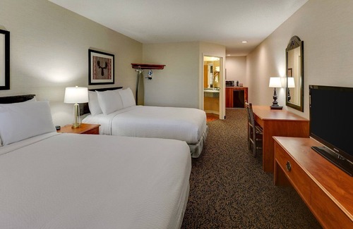 Peoria Hôtel | Ease Your Senses! Elegant Lodging with Stunning Views of IL's River Valley