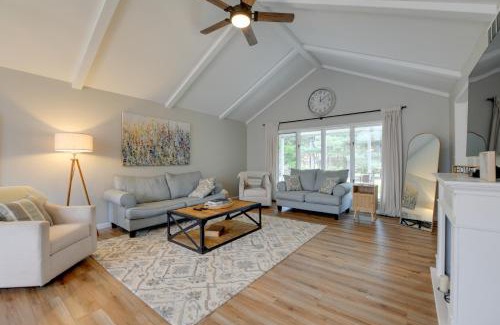 East Aurora Maison | East Aurora Home about 18 Mi to Downtown Buffalo!