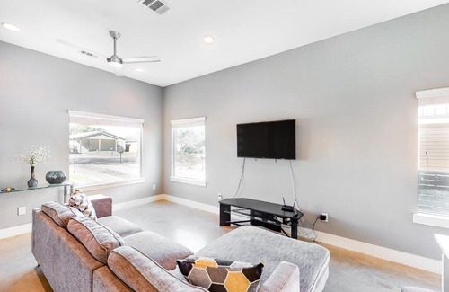 St. John - Coronado Hills Maison | East Austin Charmer