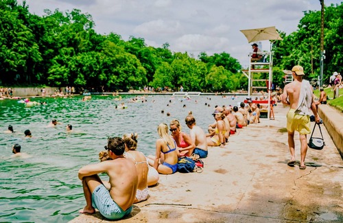 Johnston Terrace Maison | East Austin, South Congress, Zilker Guest suite with washer and dryer, pets ok!