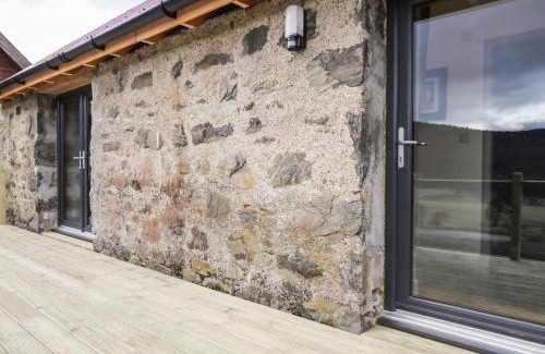 Glen Urquhart Maison | East Craigdhu Cow Byre