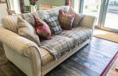 Glen Urquhart Maison | East Craigdhu Cow Byre