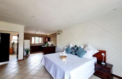 Buffalo City Appartement | East London - Airport - Birder Paradise Units