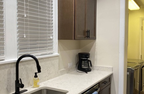 Forest Hills Maison | East of Pgh spacious house-2 brms+office-2ba-new kitchen-safe nbhd,off-st pkg