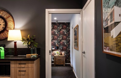 Daylesford Appartement | East St 1 - tranquil escape, cosy charm