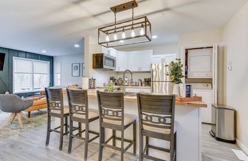 East Stroudsburg Maison | East Stroudsburg Townhouse < 1 Mi to Ski Area!