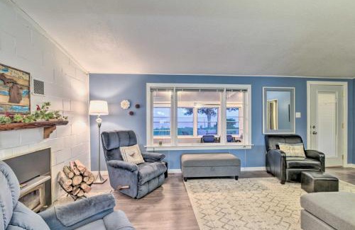 East Tawas Maison | East Tawas Cabin with Lake Huron Access and Views