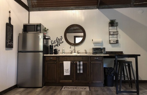 Palestine Cabine | East TX Cozy Cabin w/ gated access