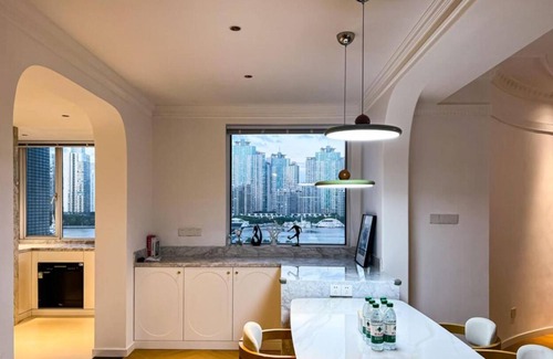 Downtown Shanghai Appartement | Eastern Hub - Near the Bund Simply Luxurious 3BR APT with Nice View