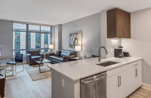 Woodmont Triangle Appartement | Easy Access to Beltway | in-unit Washer/D | NIH Nearby